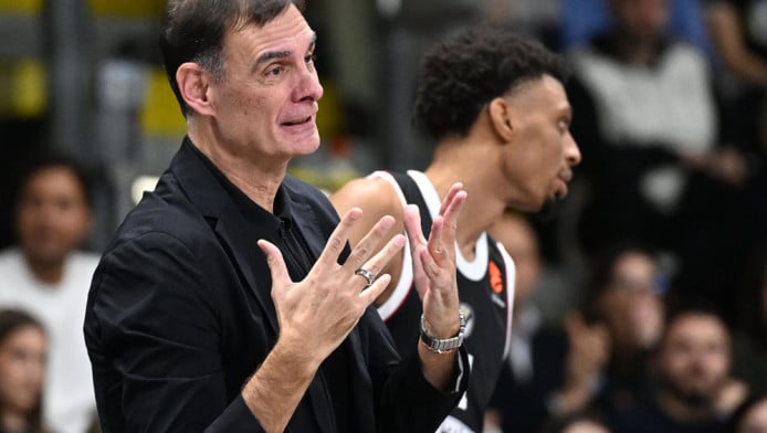 Μπαρτζώκας: "Χαζά λάθη στο τέλος" - Αποθέωσε τους οπαδούς