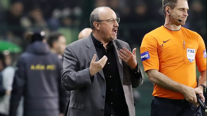 Δεν μπορεί να τους καλύπτει για πάντα ο Μπενίτεθ