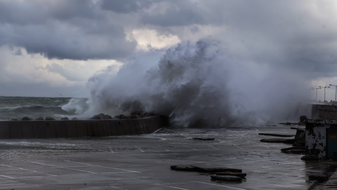 Μεσογειακός κυκλώνας, καταιγίδες και άνεμοι έως 9 μποφόρ - Μεγάλη προσοχή!