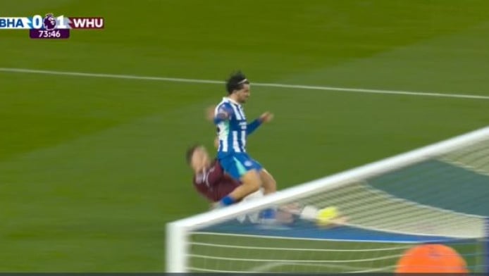 Τι έβαλε! Γκολ με... τάκλιν ο Μπόουεν (ΒΙΝΤΕΟ)