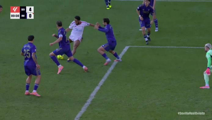 Απίθανη γκολάρα! Τους πέρασε όλους και σκόραρε ο Ετζούκε (ΒΙΝΤΕΟ)