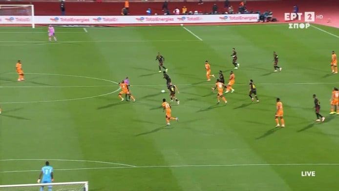 Απίστευτο! Φράγμα διαιτητή στο Ακτή Ελεφαντοστού-Καμερούν (ΒΙΝΤΕΟ)