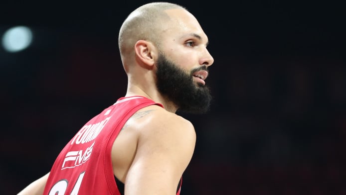 Ηχηρή παρέμβαση Φουρνιέ - "Λογικό όταν παίζεις σκ@@@..."