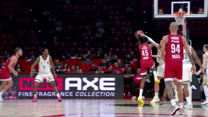  Κι όμως το έβαλε ο Χολ! Το ακροβατικό καλάθι του (BINTEO) 