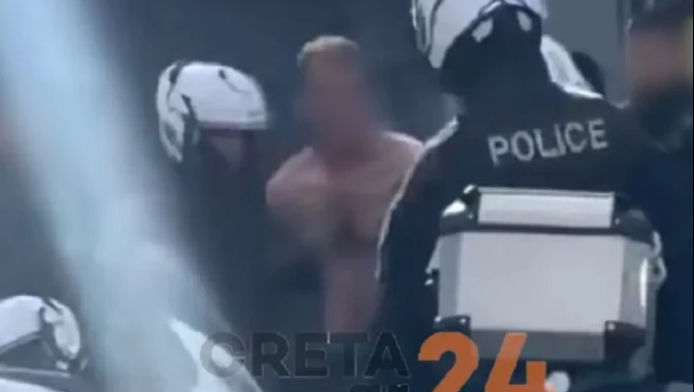 Ηράκλειο: Ημίγυμνος άνδρας κυνηγούσε με μαχαίρι πελάτες σε σούπερ μάρκετ