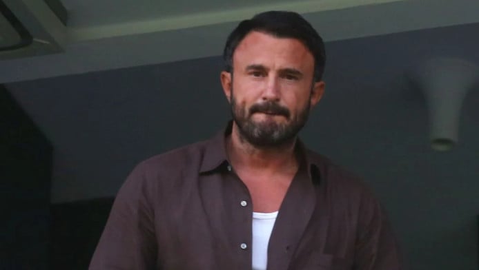 "Βράζουν" οι οπαδοί του Άρη - Πανό-επίθεση στον Καρυπίδη!