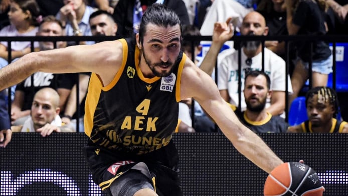 Πρώτη, αλλά.. αδιάφορη ήττα για την ΑΕΚ - Κατάρρευση στο τέλος