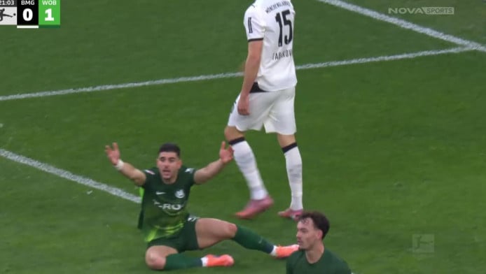 Άτυχος ο Κουλιεράκης - Αυτογκόλ στο ματς με την Γκλάντμπαχ (ΒΙΝΤΕΟ)