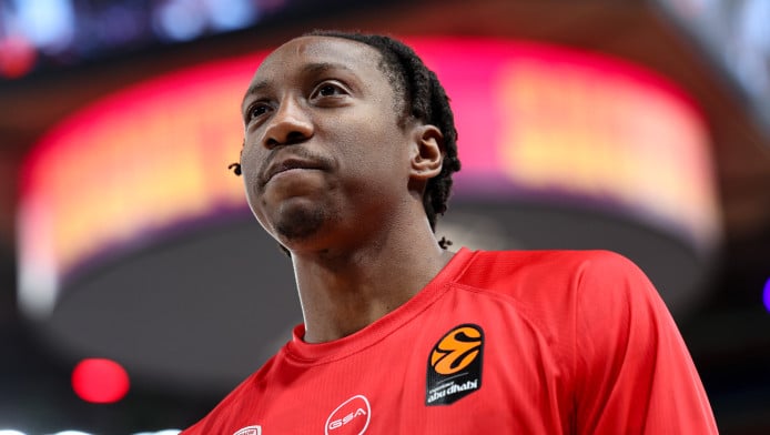 Και επίσημα στην Εφές ο Σέιμπεν Λι (ΦΩΤΟ)