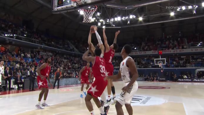 Στα μούτρα: Εντυπωσιακό μπλοκ του Νίμπο στον Λεν (BINTEO)