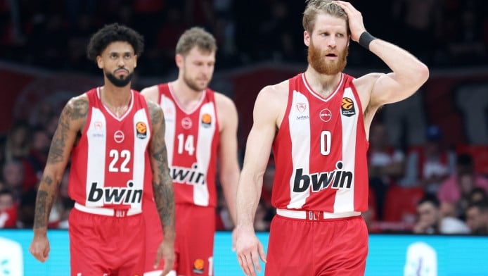 "Αποδοκιμασίες για την λογική της ΚΑΕ Ολυμπιακός - Μη διάθεση Αγγελόπουλων"