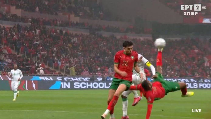 Τρέλανε τον πλανήτη ο Ελ Κααμπί! Απίστευτο γκολ με ψαλιδάκι (vid)