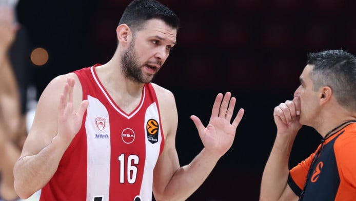 "Νιώθω τύψεις ως προς τα παιδιά μου...": Συγκλονιστικός Παπανικολάου!