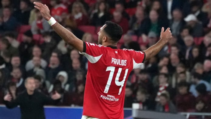 Μουρίνιο για Παυλίδη: "Θα μπορούσε και τέσσερα γκολ, πέναλτι να... κλαίνε"!