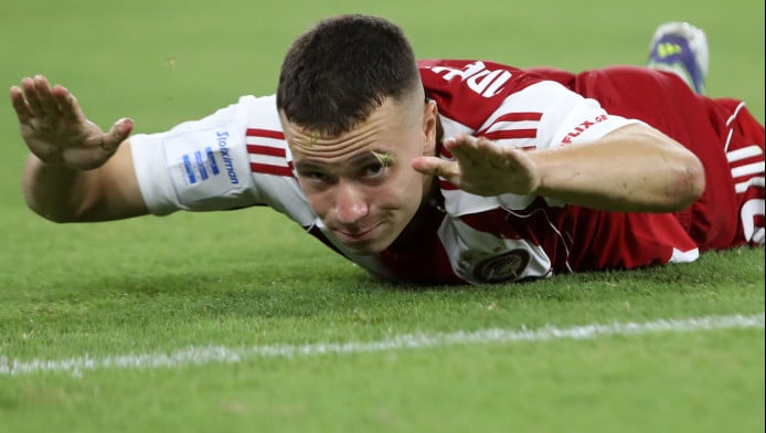 Έκπληξη σε Ολυμπιακό με Πνευμονίδη - Του αλλάζει την καριέρα ο Μεντιλίμπαρ