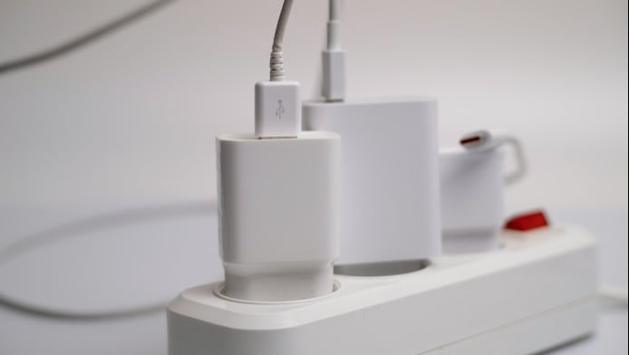 Οι συσκευές που δεν πρέπει ΠΟΤΕ να βάζεις σε πολύπριζο! - Μεγάλος κίνδυνος 