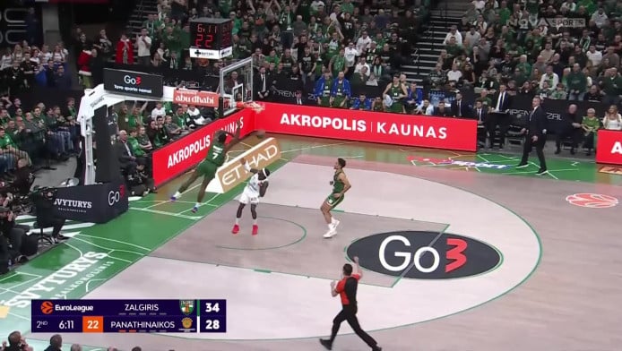 Αντιαθλητικό φάουλ Ναν και τρομακτική πτώση του Ράιτ (ΒΙΝΤΕΟ)