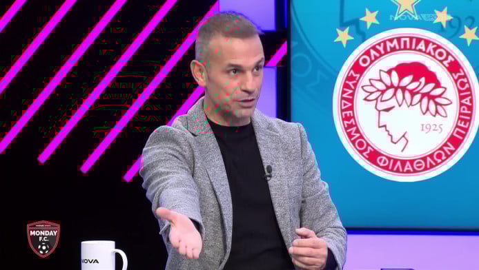 Αιχμηρός Ντέμης για τη διαιτησία στο Άρης-Ολυμπιακός: "Του έλεγαν στο αυτί"