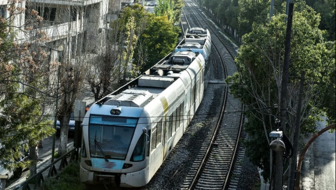 Αν είναι δυνατόν: Νέο λάθος με συρμό - Τρένο βρέθηκε σε άλλη γραμμή!