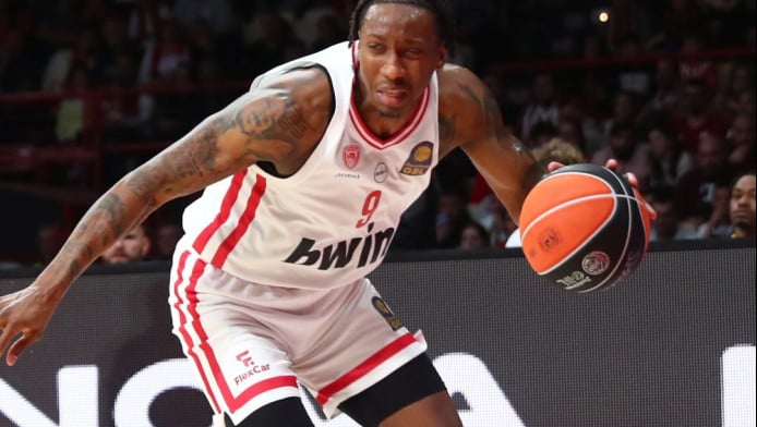 Εξαιρετικός ο Λι, αλλά η Παρί με εξαιρετικό Ιφί χαμογέλασε στην Πόλη (Hls)