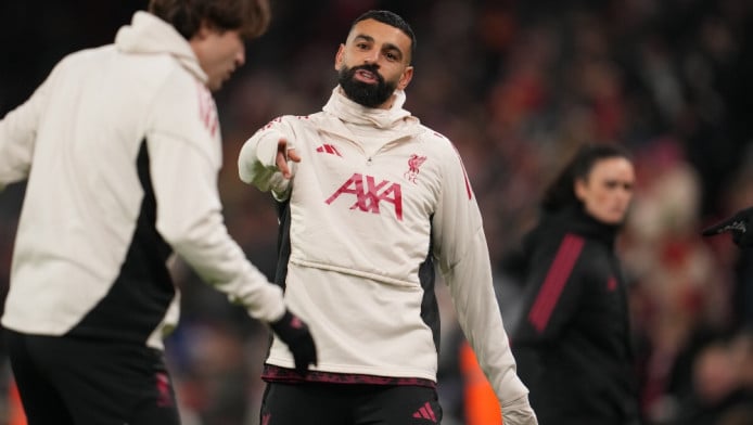 "Κεραυνοί" Σαλάχ: "Το κλαμπ με πετάει στις ρόδες του λεωφορείου"!