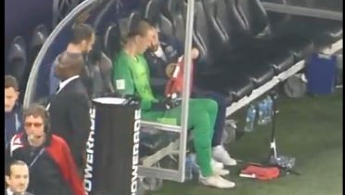 Πετσέτα σκονάκι έχετε ξανά δει; Το έκανε η Παρί (ΒΙΝΤΕΟ)