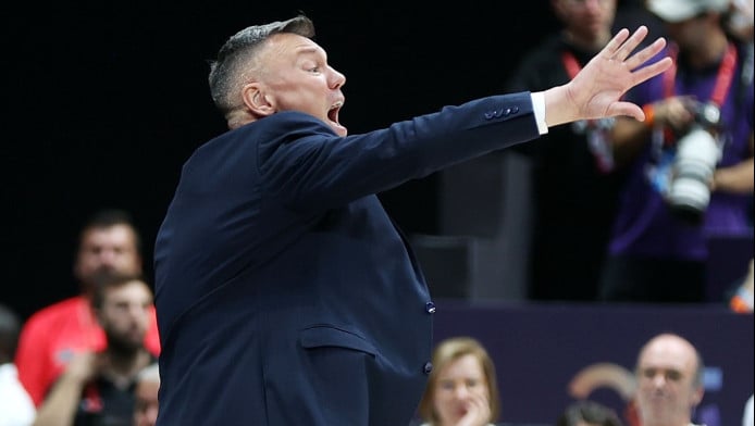 Σάρας για διαιτησία: "Προτιμώ να ξοδέψω τα λεφτά σε δώρα για τα παιδιά μου"