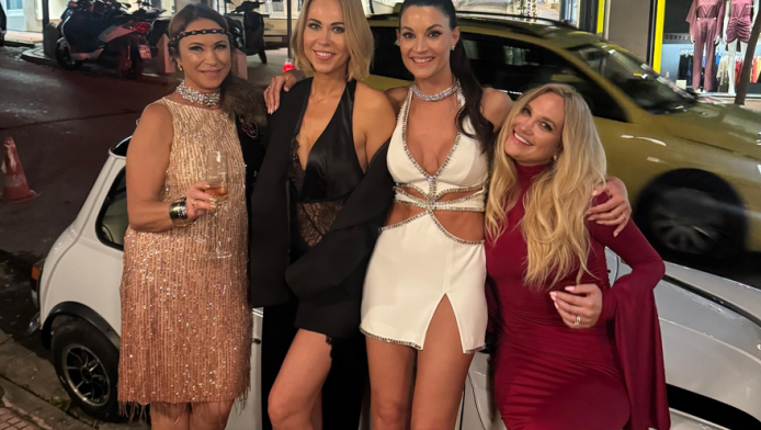 Η Ελληνίδα σύζυγος του "Σάρας" γιόρτασε τα 40 με εμφάνιση-φωτιά στην Αθήνα!