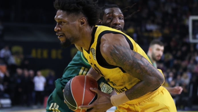 Παίρνει ψηλό ο Ολυμπιακός, τι ισχύει με Σίλβα - "Γι’ αυτό δεν βάζει Μόρις"