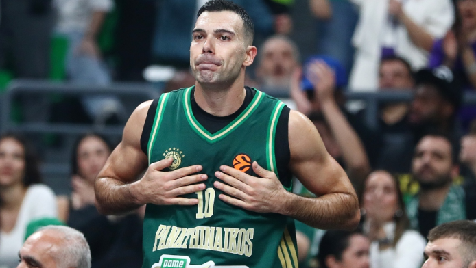 "Παράδειγμα για όλους ο Σλούκας - Μοιάζει ξένο σώμα ο Γιουρτσέβεν"