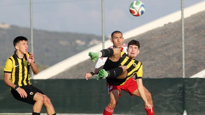 Ένταση στο ΑΕΚ-Ολυμπιακός! Αποβλήθηκαν Παπαπαναγής και Κοπιτσής