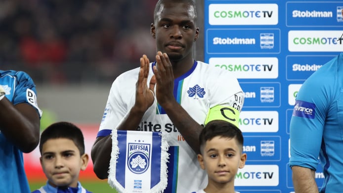 Αποχώρησε δακρυσμένος από το ματς ο Τεττέη! (ΦΩΤΟ)