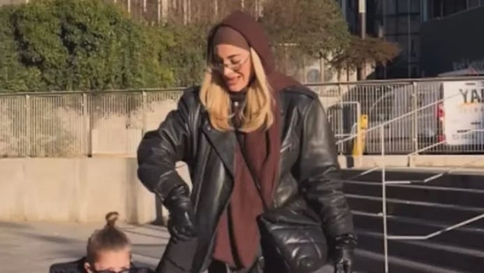 Χριστούγεννα στο Παρίσι για την Τούνη και τον γιο της Πάρη