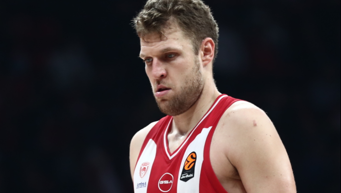 Βεζένκοφ: "Χαρούμενοι που επιστρέψαμε" - Η ατάκα για Μόρις