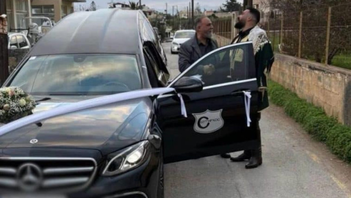 ΒΙΝΤΕΟ ΕΠΟΣ: Γαμπρός πήγε στον γάμο με… νεκροφόρα