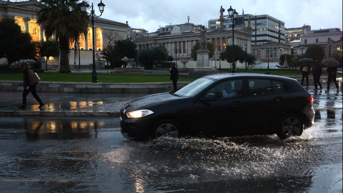 Red Code για ισχυρή κακοκαιρία στην Ελλάδα - Ποιες περιοχές κινδυνεύουν