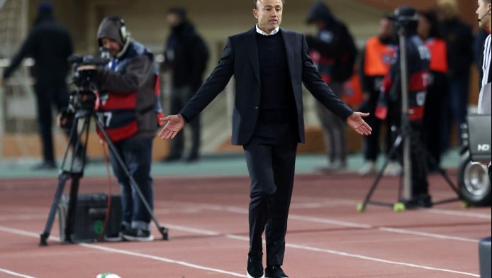 Κόντης: «Κρατάμε το κεφάλι ψηλά – Δεν αρκεί μόνο η εμφάνιση»