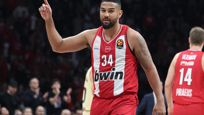 'Οσα έκανε ο Κόρι Τζόσεφ στο ντεμπούτο του με τον Ολυμπιακό (ΒΙΝΤΕΟ)