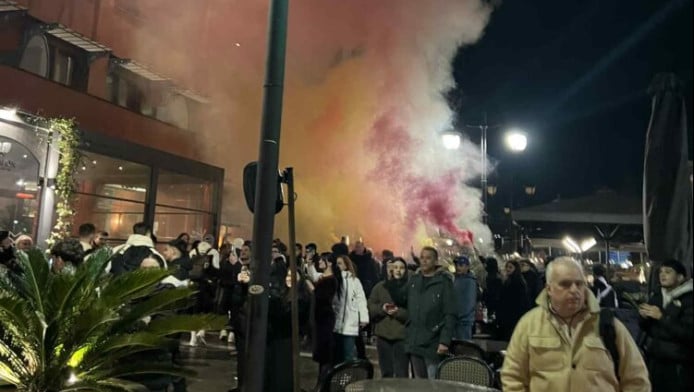 Απίθανη υποδοχή - Η Τρίπολη βάφτηκε κίτρινη για χάρη της ΑΕΚ (ΒΙΝΤΕΟ)