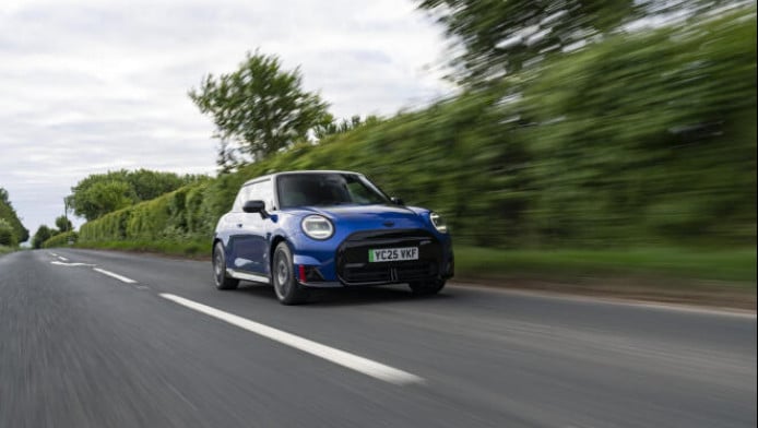 Τα "έσπασε" το ηλεκτρικό Mini Cooper στα τεστ ασφαλείας