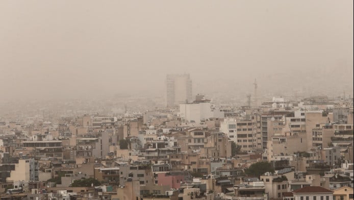 Καιρός: Με αφρικανική σκόνη και λασποβροχές θα κάνουμε Θεοφάνεια 
