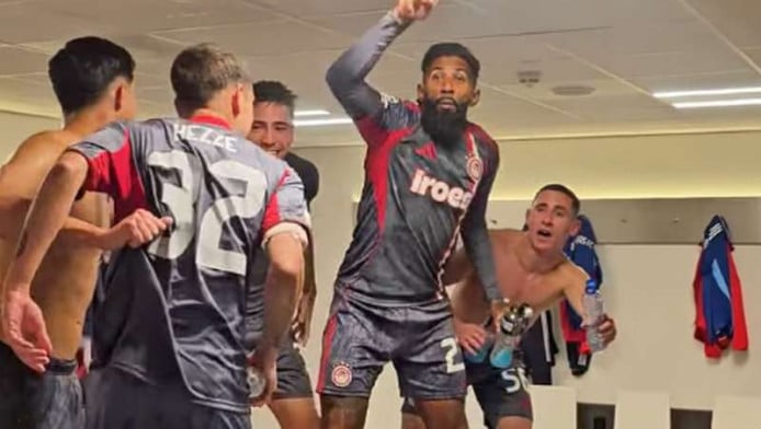 Χαμός στα αποδυτήρια! Πάρτι με Ρόντινεϊ και Freed From Desire (ΒΙΝΤΕΟ)