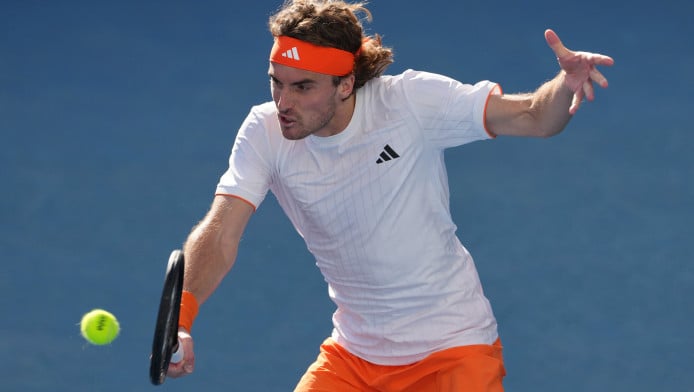 Mε φόρα ο Τσιτσιπάς - Πέρασε άνετα στους 16 του Ρότερνταμ