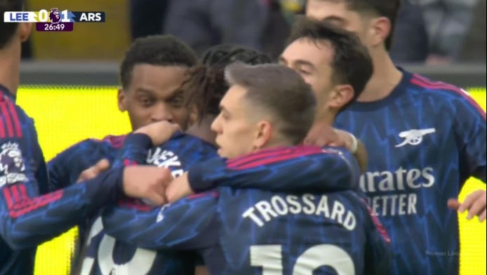 Ξέσπασε η Άρσεναλ - “Ντόρτια” στην έδρα της Λιντς (ΒΙΝΤΕΟ)