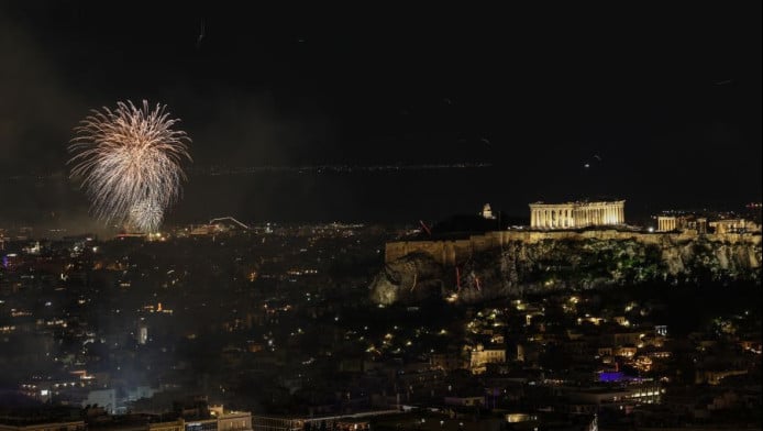 Αστροναύτες, πολιτικές εξελίξεις και... Μουντιάλ - Τι περιμένουμε το 2026