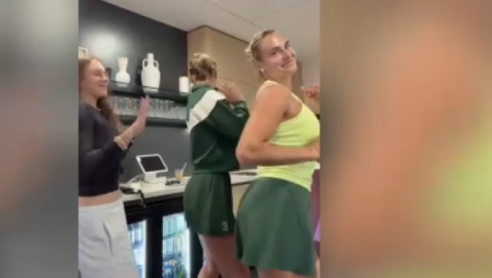 «Τρεις είναι καλύτερες από μία» - Ο χορός των τενιστριών (ΒΙΝΤΕΟ)