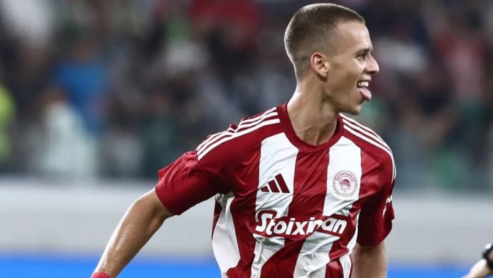 Ξανά στα ερυθρόλευκα ο Μπακούλας - Γιατί διεκόπη πρόωρα ο δανεισμός του