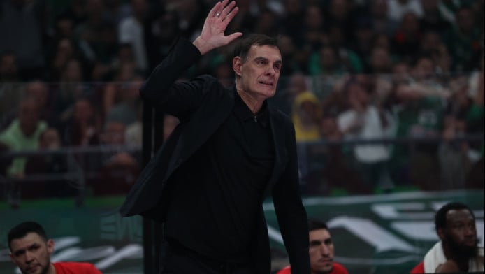 Μπαρτζώκας: "Ο Ναν έπαιζε σαν να ήταν μόνος του" - Ατάκα για Βεζένκοφ