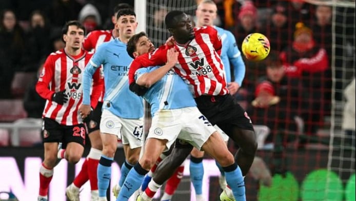 Ποδαρικό με γκέλα για Σίτι, «κουλούρια» στο Λονδίνο! (ΒΙΝΤΕΟ)