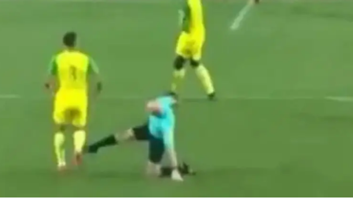 Ένα… ανεπανάληπτο περιστατικό με διαιτητή στη Γαλλία!